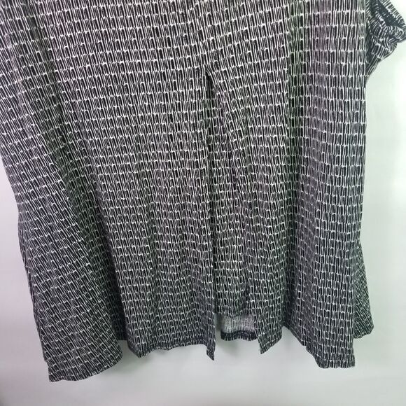 DAISY FUENTES SLEEVELESS TUNIC. SIZE 2X. - Picture 2 of 14